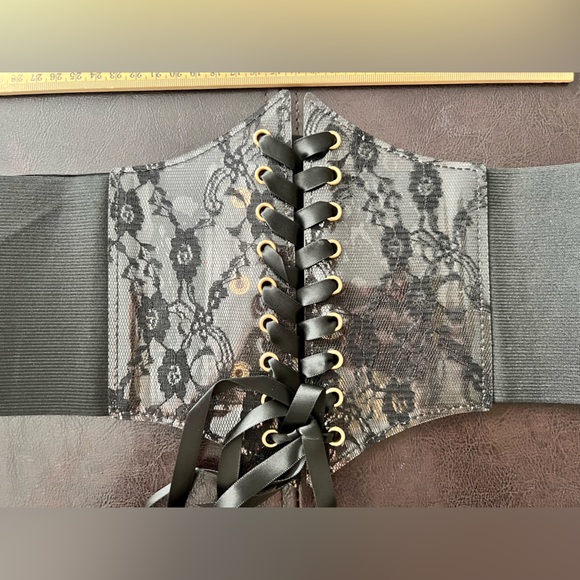 NWT 1 Piece Adjustable Waist Cincher Belt Corset Snap Back Lace Up Front Black - Picture 6 of 12